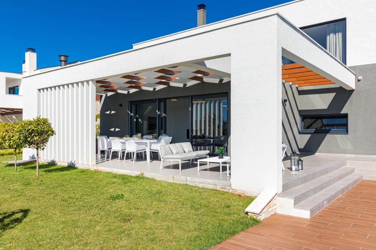 Villa Sabina Visnjan Bagian luar foto