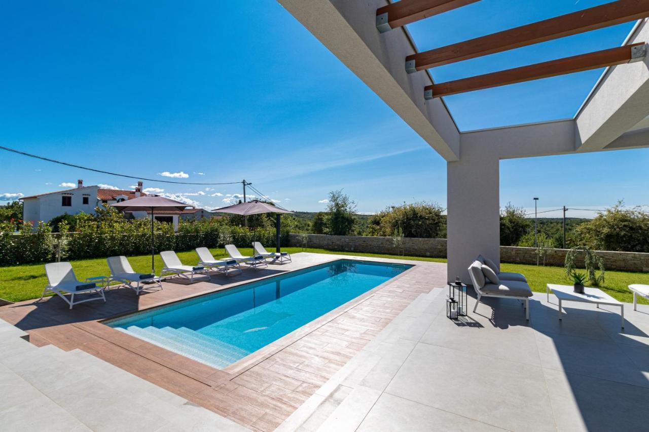 Villa Sabina Visnjan Bagian luar foto