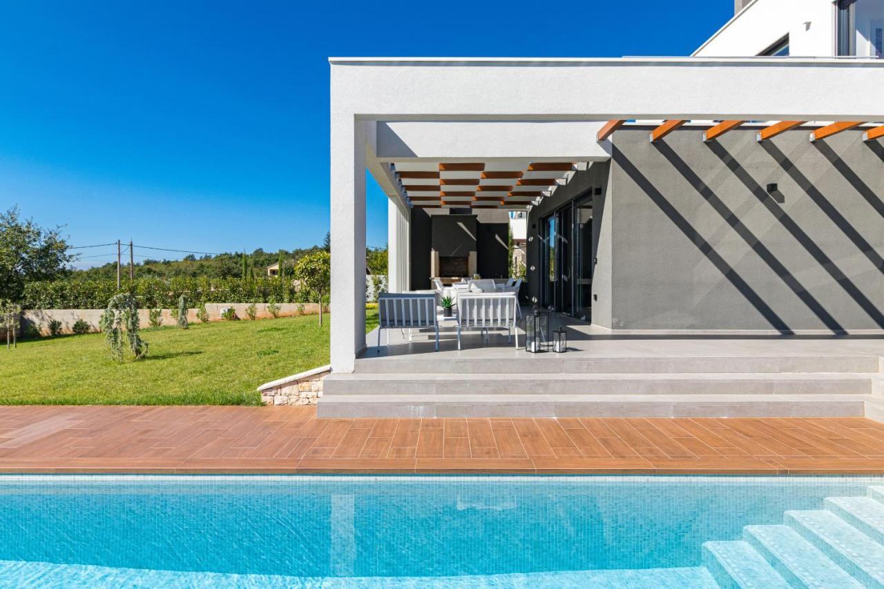 Villa Sabina Visnjan Bagian luar foto